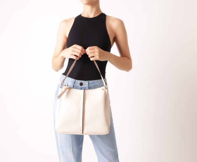 Bolsa Shopping Média Hobo Branca