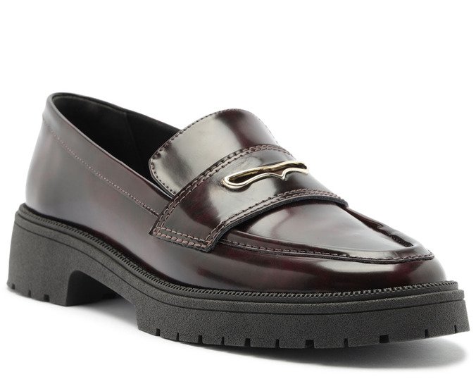 Mocassim Sola Tratorada Detalhe Metal Vermelho