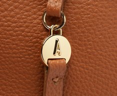 Bolsa Tote Média Bag Charm Marrom