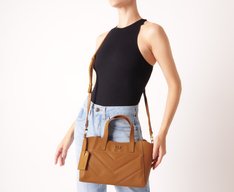 Bolsa Tote Grande Matelassê Zig Marrom