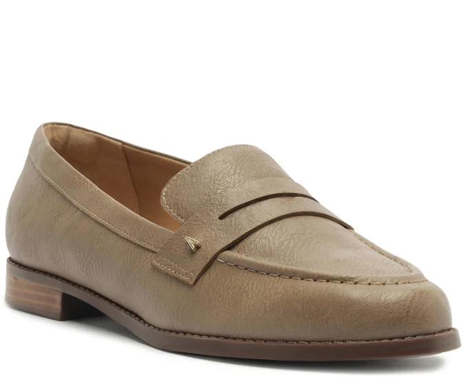 Mocassim Com Pala Aplicação A Cinza