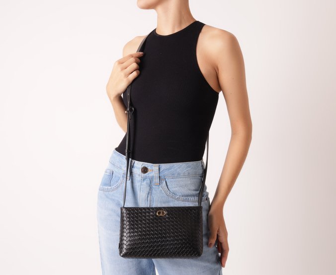Bolsa Tiracolo Média Tresse Veneta Preta