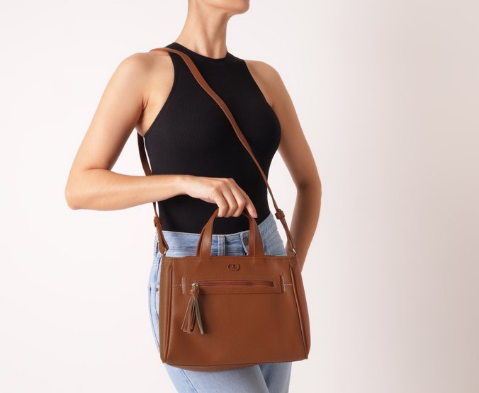 Bolsa Tote Média Bolso Frontal Barbicacho Marrom