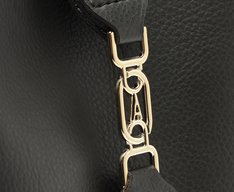 Bolsa Tiracolo Pequena A Preta