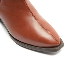 Bota Chelsea Cano Curto Bico Quadrado Marrom