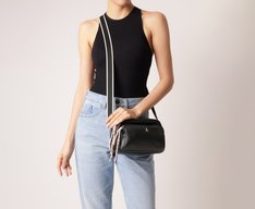 Bolsa Tiracolo Média Com Bolso Zíper Atacador Preta
