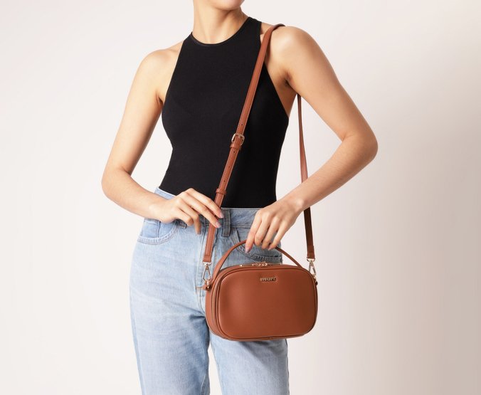 Bolsa Tiracolo Média Alça Redonda Marrom