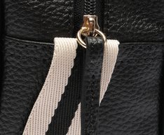 Bolsa Tiracolo Média Bolso Frontal Preta