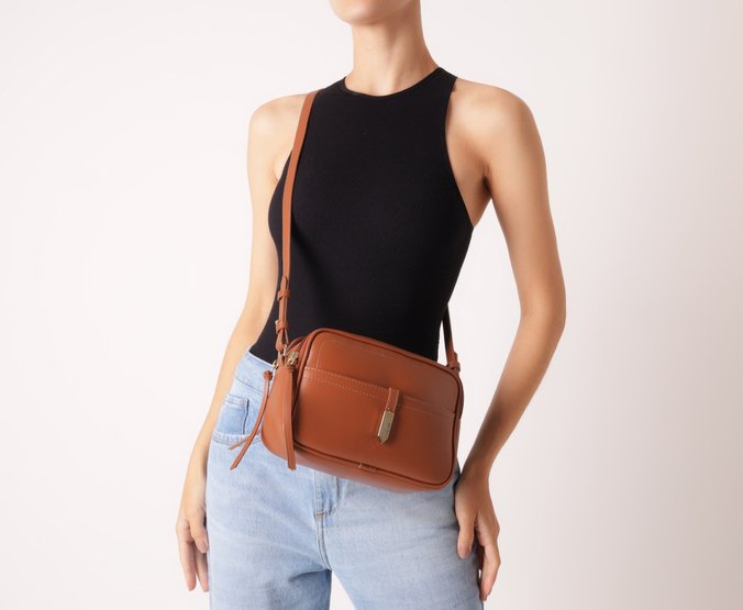 Bolsa Tiracolo Média Vitória Marrom