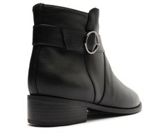 Bota Cano Curto Fivela Entrelaçada Preta