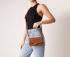 Bolsa Tiracolo Baguete Pequena Cápsula A Marrom
