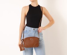 Bolsa Tiracolo Média Costura Ornamental Marrom
