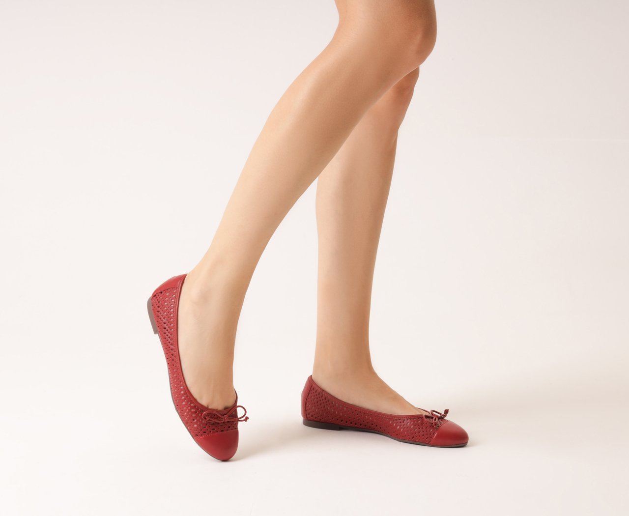 Y2234 Sapatilha Textura Vazada Laço Vermelha | Anacapri