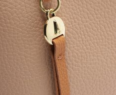 Bolsa Tote Média Bag Charm Bege