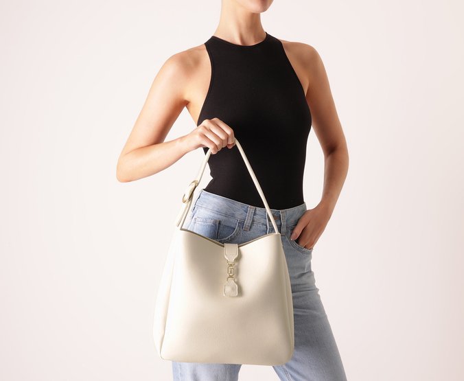 Bolsa Shopping Grande Hobo Pin A Branca