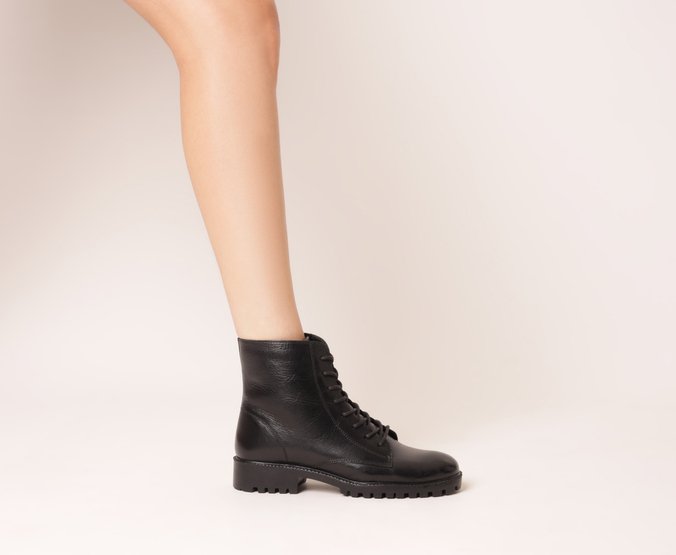 Bota Coturno Couro Preta
