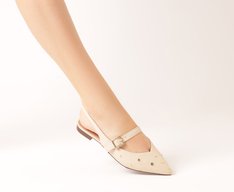 Sapatilha Slingback Bico Fino Tachas Bege