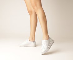 Tênis Sola Alta Detalhe Prata E Branco