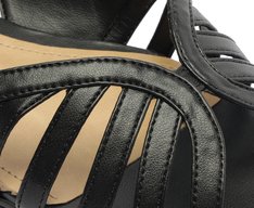 Sapatilha Peep Toe Recortes Vazados Preta