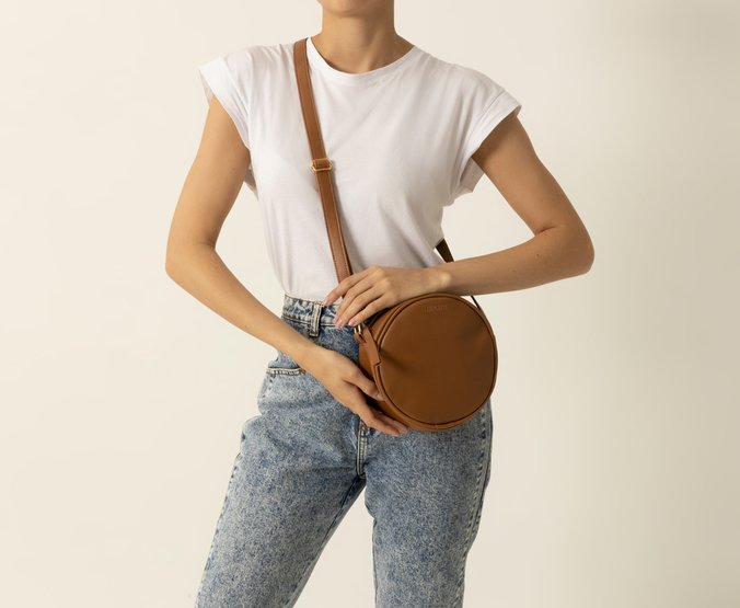 Bolsa Tiracolo Pequena Redonda Branca
