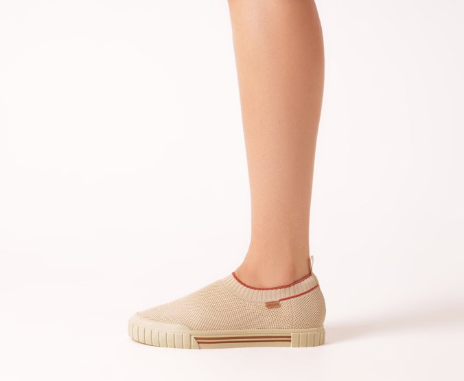 Tênis Slip On Knit Alê Bege