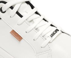 Tênis Casual Branco com Recortes Preto