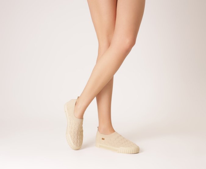 Tênis Slip On Knit Alê Bege