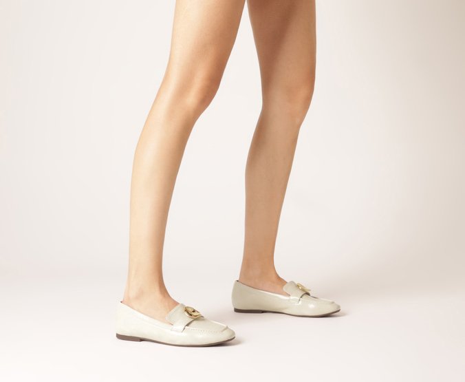 Mocassim Liso Adorno Branco