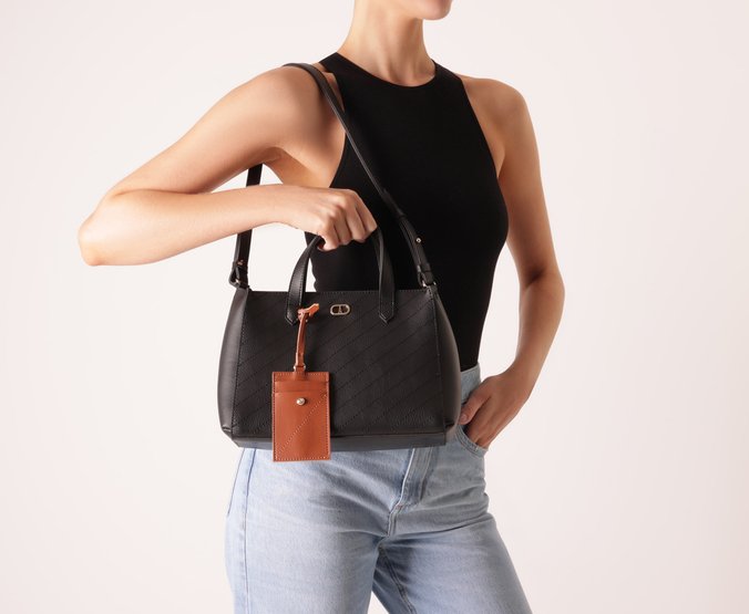 Bolsa Tote Média Porta Cartão Preta