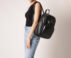 Mochila Média Multi Bolsos Preta