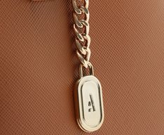 Bolsa Tote Média Lisa Chaveiro Marrom