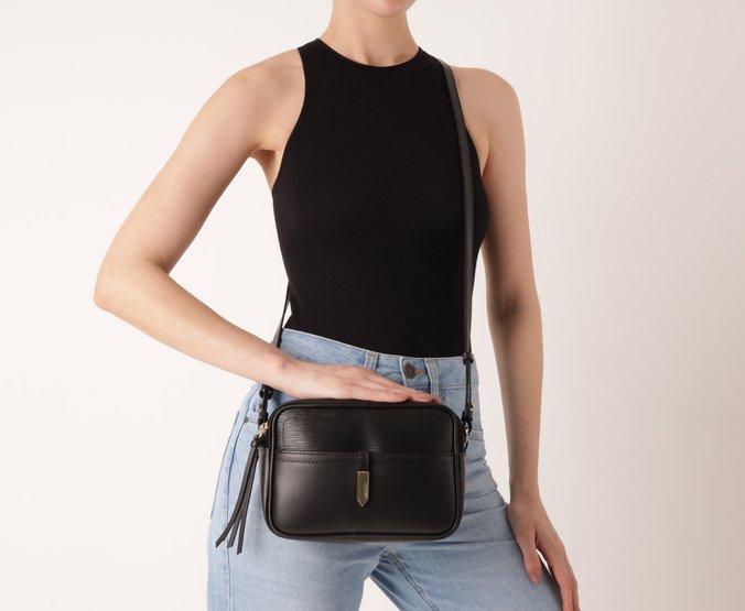 Bolsa Tiracolo Média Vitória Preta
