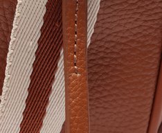 Bolsa Tiracolo Média Bolso Frontal Marrom