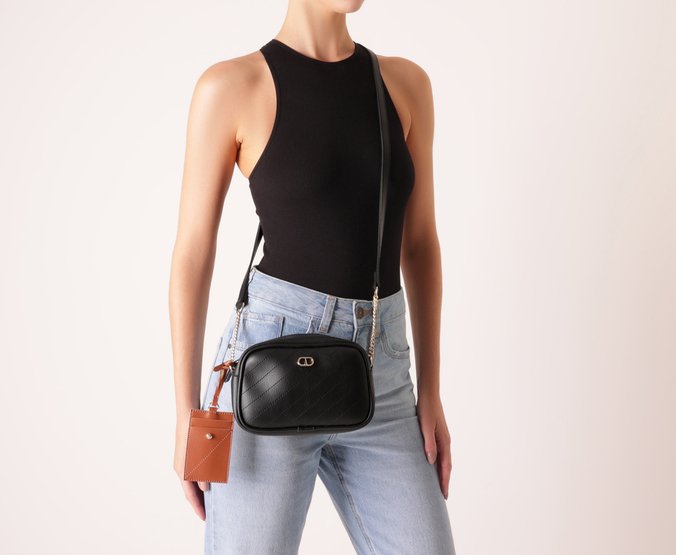 Bolsa Tiracolo Pequena Arredondada Porta Cartão Preta