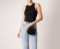 Bolsa Tiracolo Pequena Flor Preta