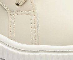 Tênis Detalhe Linhas Bege e Branco