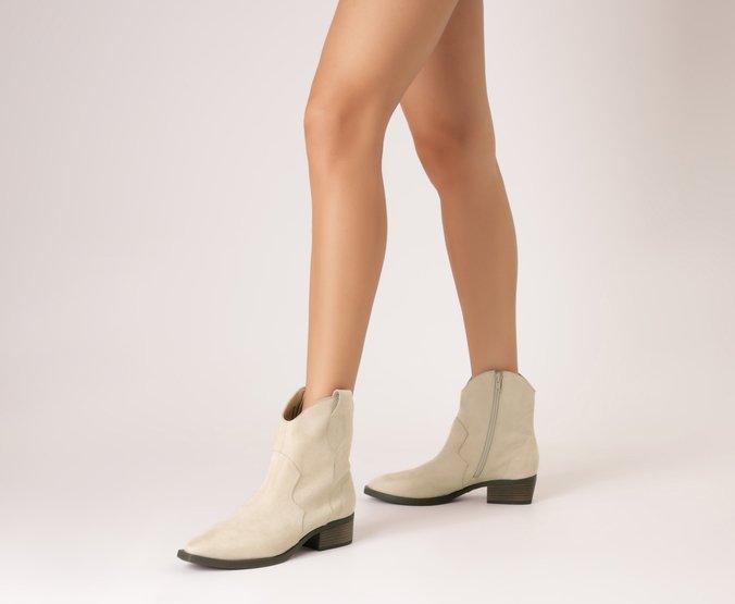 Bota Western Cano Curto Camurça Branca