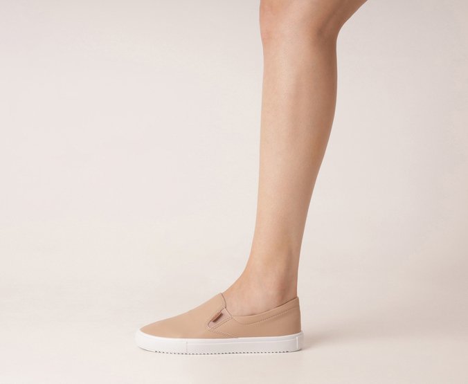 Tênis Slip On Clássico Bege