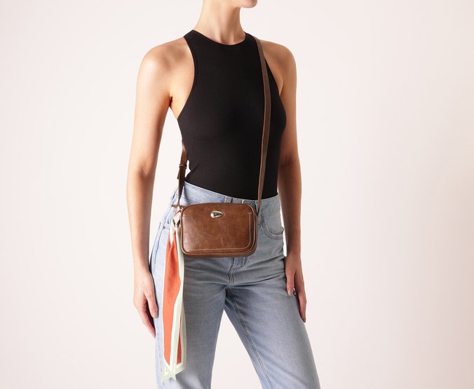 Bolsa Tiracolo Pequena Lenço Decorativo Marrom