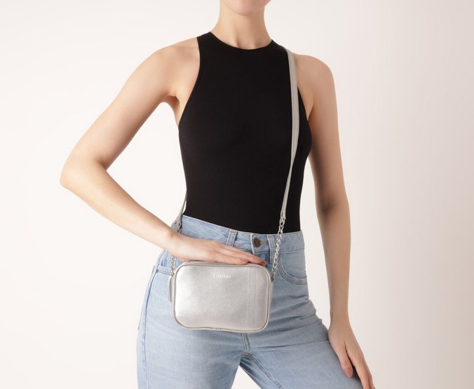Bolsa Tiracolo Pequena Essencial Prata