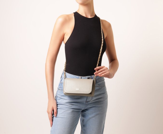 Bolsa Tiracolo Pequena Casual Cinza