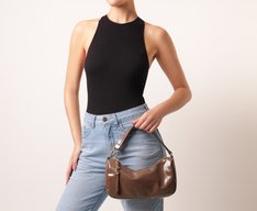 Bolsa Tiracolo Média Pingente Marrom