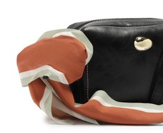 Bolsa Tiracolo Pequena Lenço Decorativo Preta