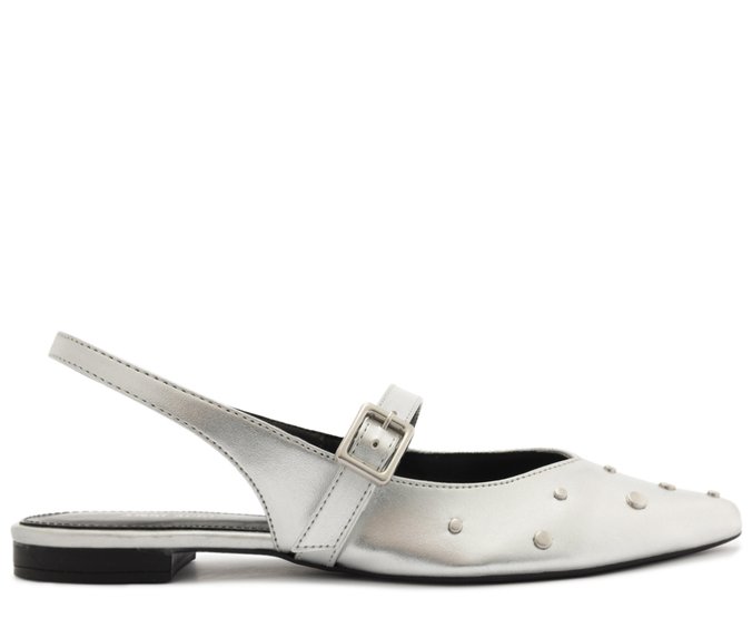 Sapatilha Slingback Prata Bico Fino Fivela Tachas