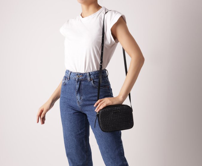 Bolsa Tiracolo Pequena Palha Preta