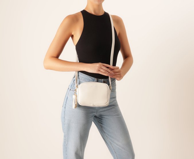 Bolsa Tiracolo Pequena Chaveiro Barbicacho Branca