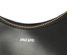 Bolsa Tiracolo Baguete Média Arredondada Preta