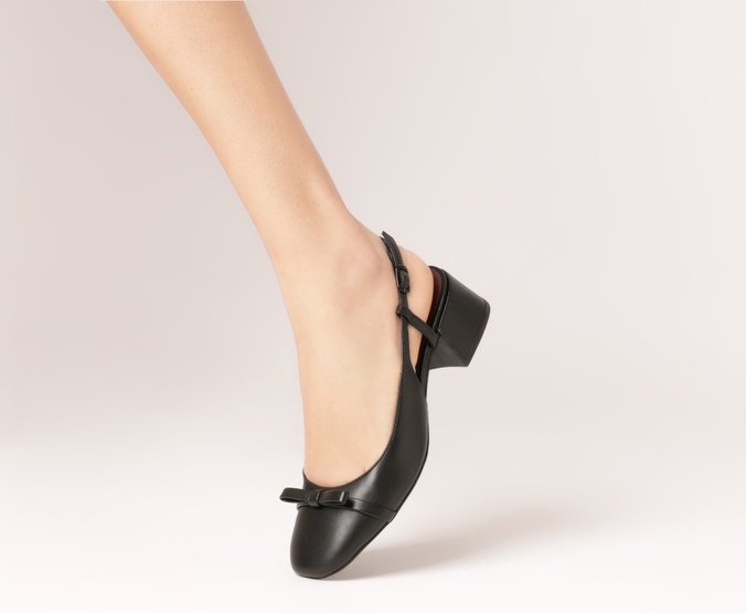 Sapatilha Slingback Salto Bloco Laço Reto Preta
