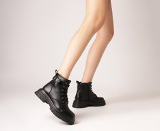 Bota Coturno Cano Curto Tratorada Fivela Preta