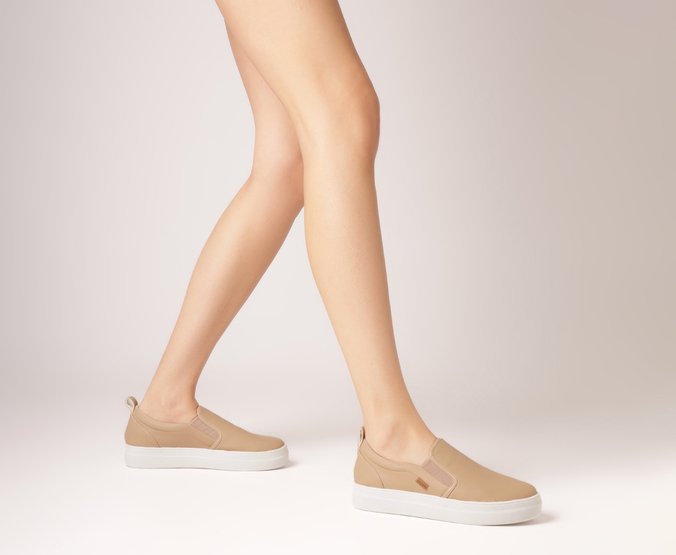 Tênis Slip On Sola Alta Bege
